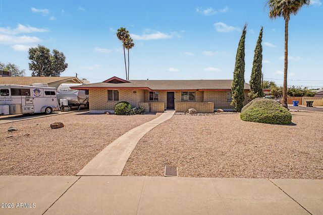 3827 E SHANGRI LA Road, Phoenix, AZ 85028