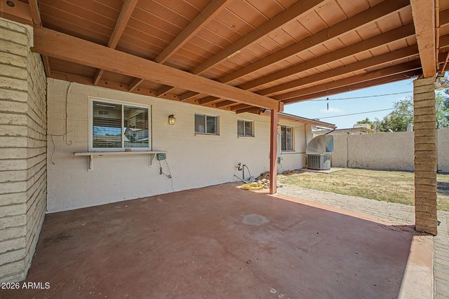 3827 E SHANGRI LA Road, Phoenix, AZ 85028