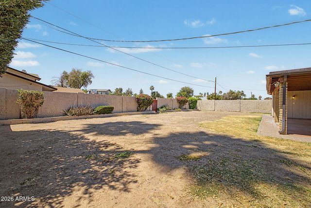 3827 E SHANGRI LA Road, Phoenix, AZ 85028