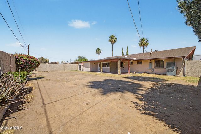 3827 E SHANGRI LA Road, Phoenix, AZ 85028