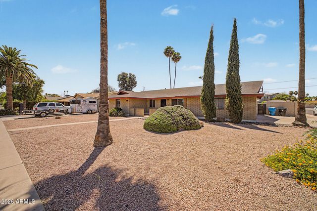 3827 E SHANGRI LA Road, Phoenix, AZ 85028