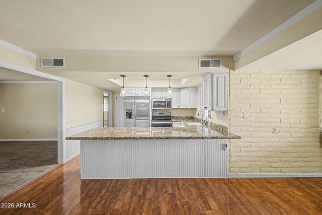 3827 E SHANGRI LA Road, Phoenix, AZ 85028