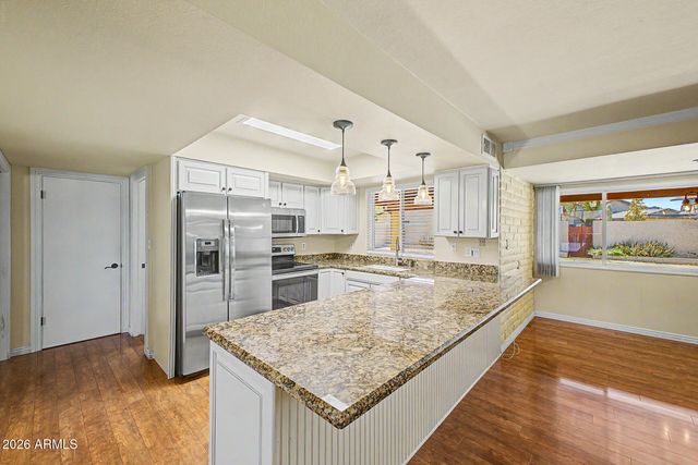 3827 E SHANGRI LA Road, Phoenix, AZ 85028