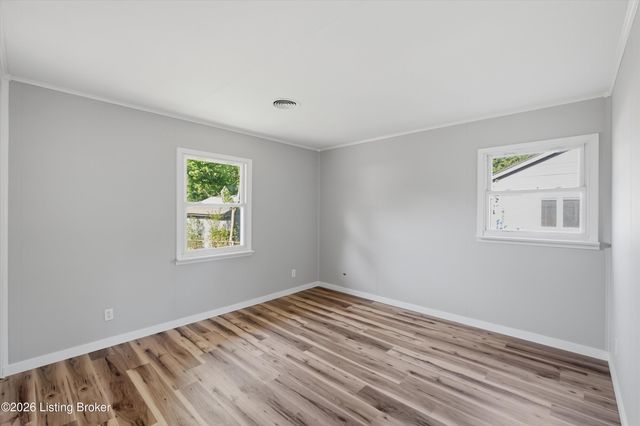 305 Welburn Dr, Louisville, KY 40218