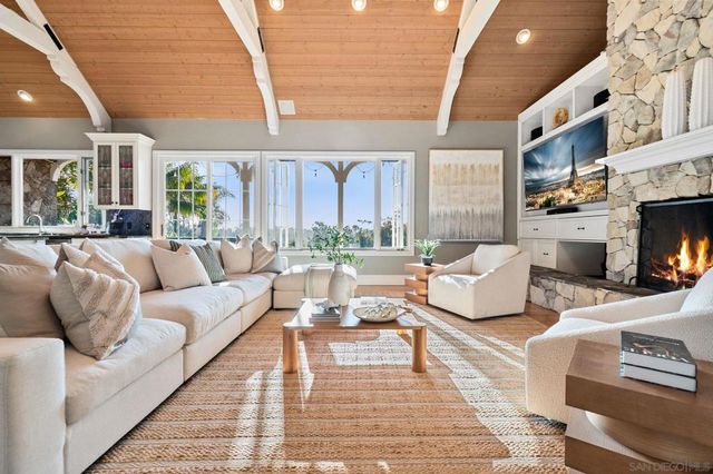 3537 Dove Hollow Dr., Encinitas, CA 92024