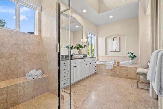 3537 Dove Hollow Dr., Encinitas, CA 92024