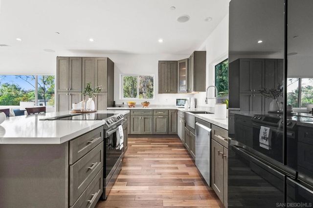 3537 Dove Hollow Dr., Encinitas, CA 92024