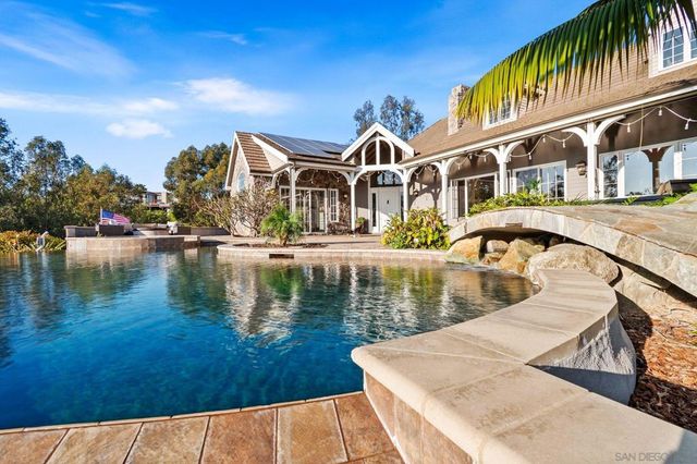 3537 Dove Hollow Dr., Encinitas, CA 92024