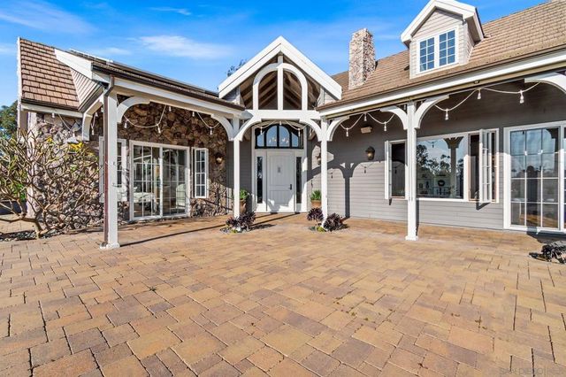 3537 Dove Hollow Dr., Encinitas, CA 92024