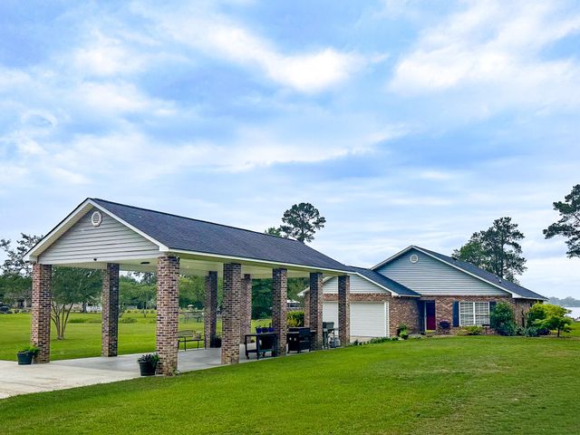 1088 Shore Drive, Manning, SC 29102