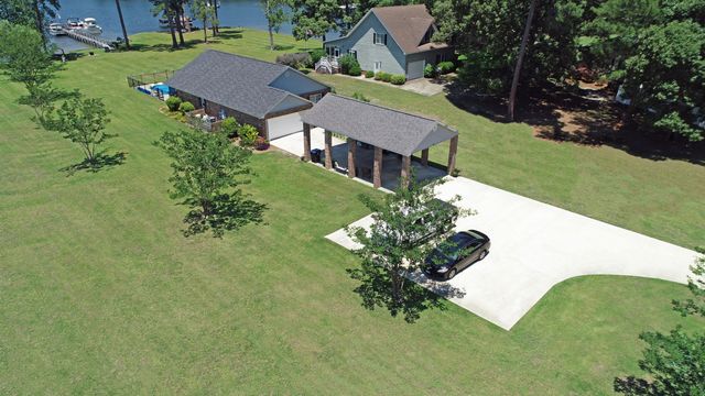 1088 Shore Drive, Manning, SC 29102
