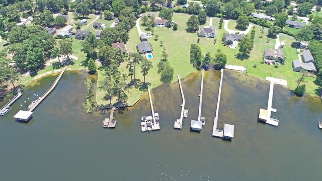 1088 Shore Drive, Manning, SC 29102