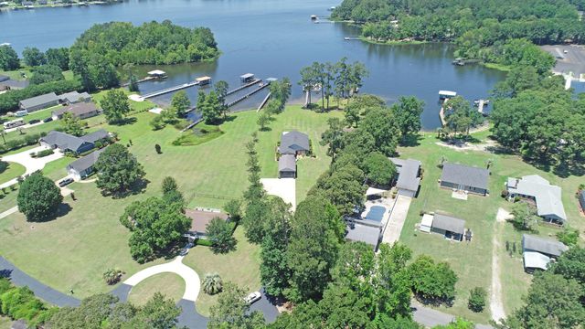 1088 Shore Drive, Manning, SC 29102