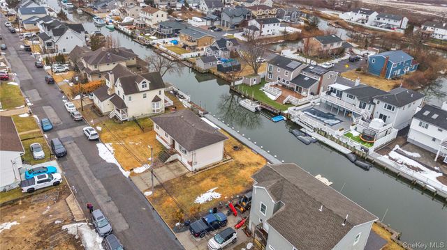 2666 Peconic Avenue, Seaford, NY 11783