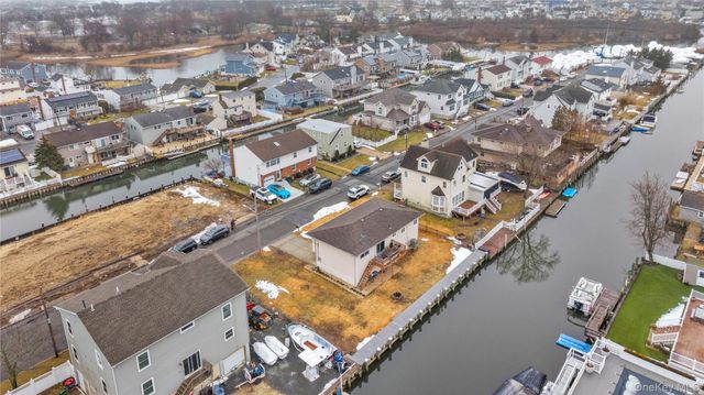 2666 Peconic Avenue, Seaford, NY 11783