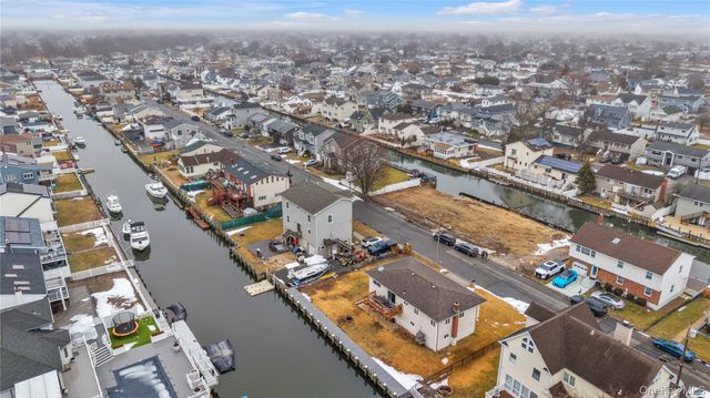 2666 Peconic Avenue, Seaford, NY 11783