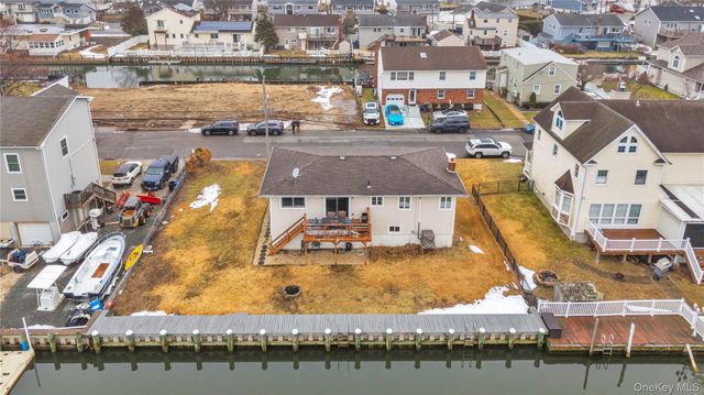 2666 Peconic Avenue, Seaford, NY 11783