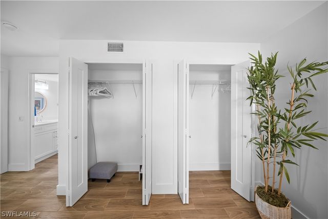 2850 Gulf Shore BLVD N 108, Naples, FL 34103