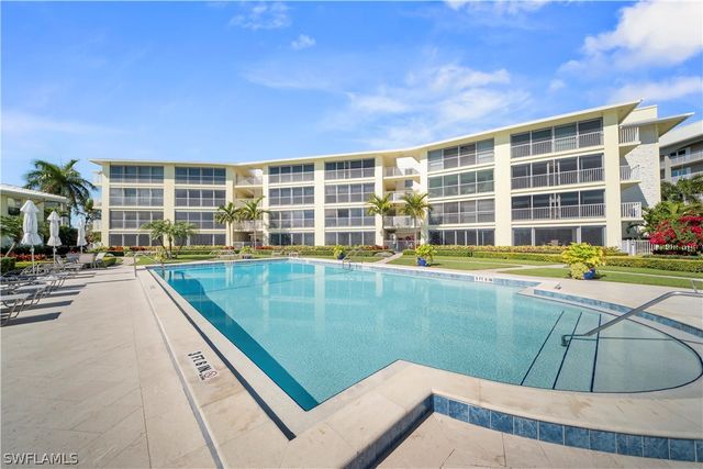 2850 Gulf Shore BLVD N 108, Naples, FL 34103