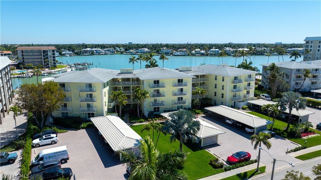 2850 Gulf Shore BLVD N 108, Naples, FL 34103