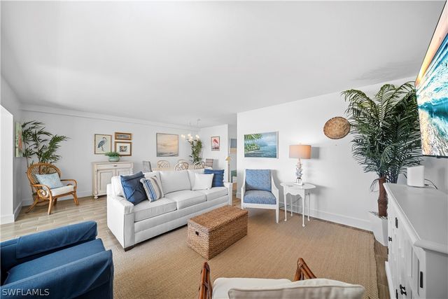 2850 Gulf Shore BLVD N 108, Naples, FL 34103