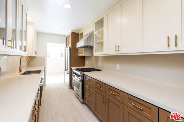 717 S WESTGATE Avenue, Los Angeles, CA 90049