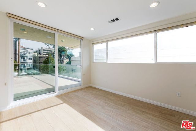 717 S WESTGATE Avenue, Los Angeles, CA 90049