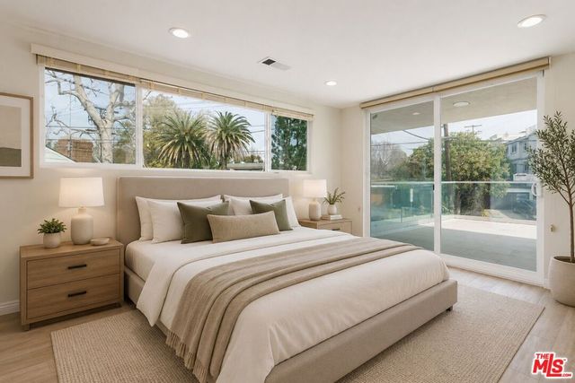 717 S WESTGATE Avenue, Los Angeles, CA 90049