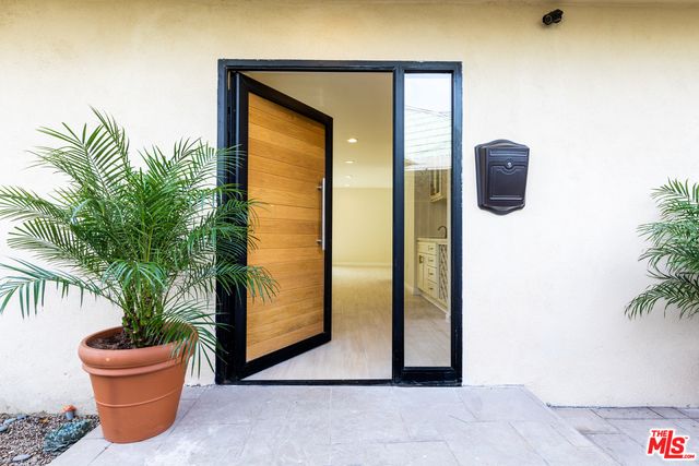 717 S WESTGATE Avenue, Los Angeles, CA 90049