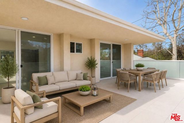 717 S WESTGATE Avenue, Los Angeles, CA 90049