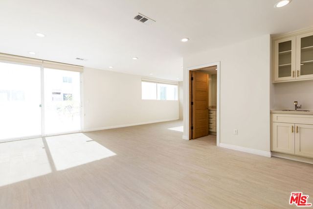 717 S WESTGATE Avenue, Los Angeles, CA 90049