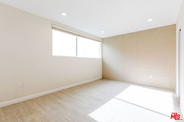 717 S WESTGATE Avenue, Los Angeles, CA 90049