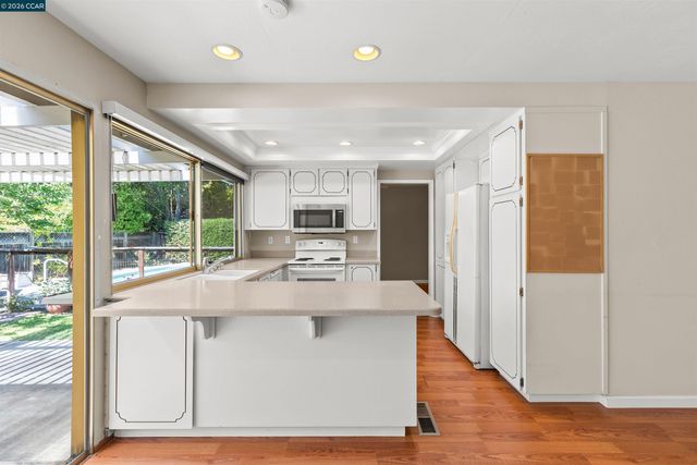 1841 Argonne Dr, Walnut Creek, CA 94598