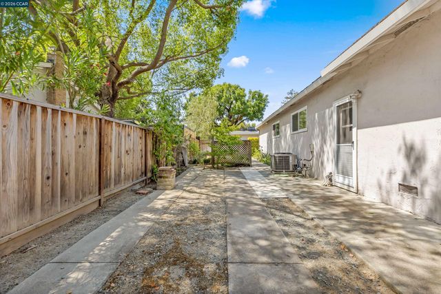 1841 Argonne Dr, Walnut Creek, CA 94598