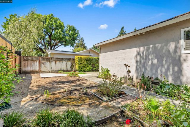 1841 Argonne Dr, Walnut Creek, CA 94598