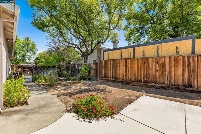 1841 Argonne Dr, Walnut Creek, CA 94598