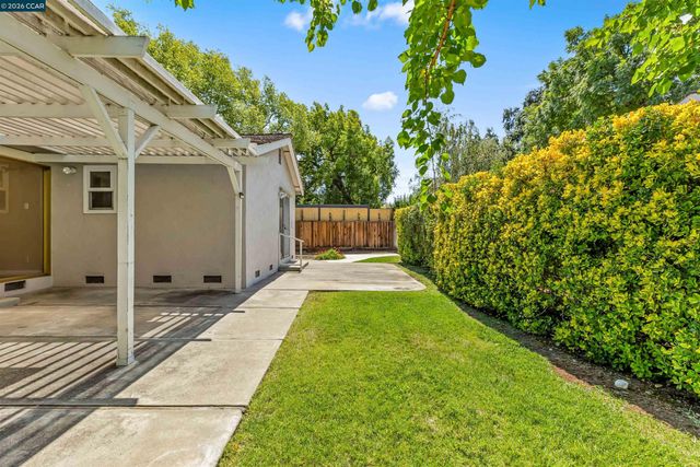 1841 Argonne Dr, Walnut Creek, CA 94598