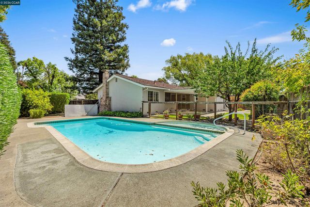 1841 Argonne Dr, Walnut Creek, CA 94598