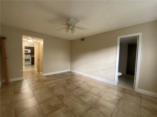 4235 N University Drive 301, Sunrise, FL 33351