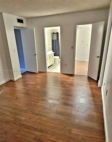 4168 Inverrary Drive 112, Lauderhill, FL 33319