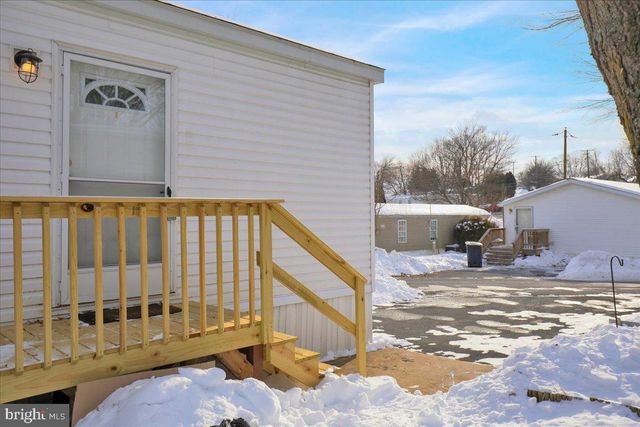 113 MEADOW LN, Lititz, PA 17543