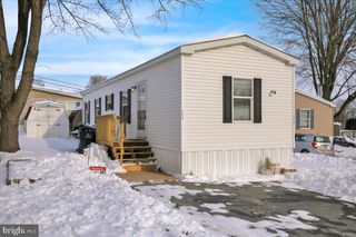 113 MEADOW LN, Lititz, PA 17543