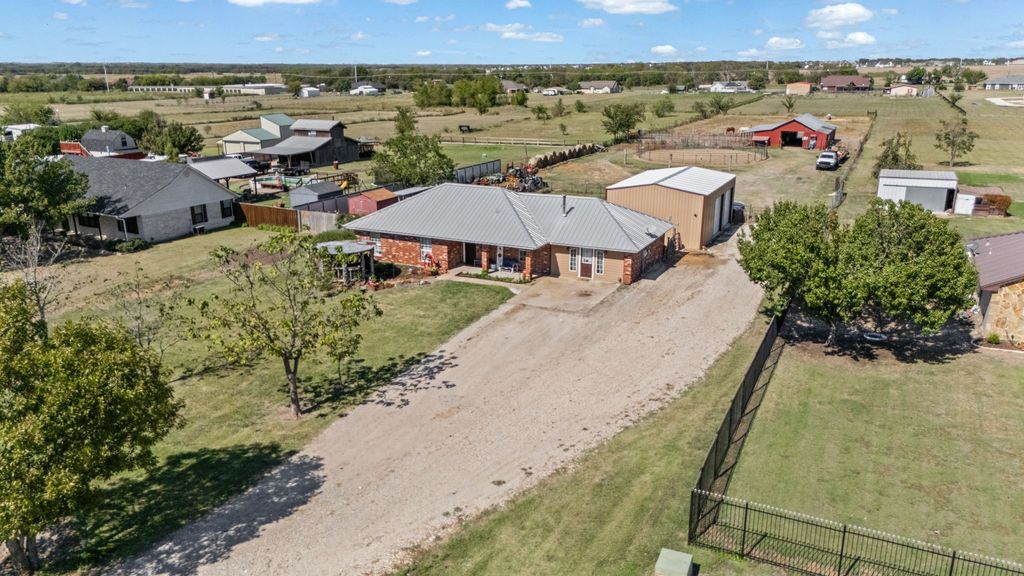 4586 County Road 2604, Caddo Mills, TX 75135