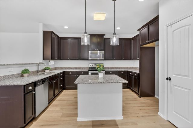 1627 Kawati Way, Krum, TX 76249