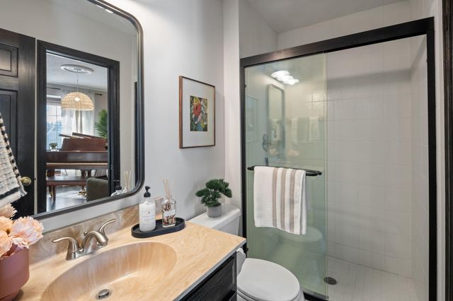 18300 8th Avenue N, Plymouth, MN 55447