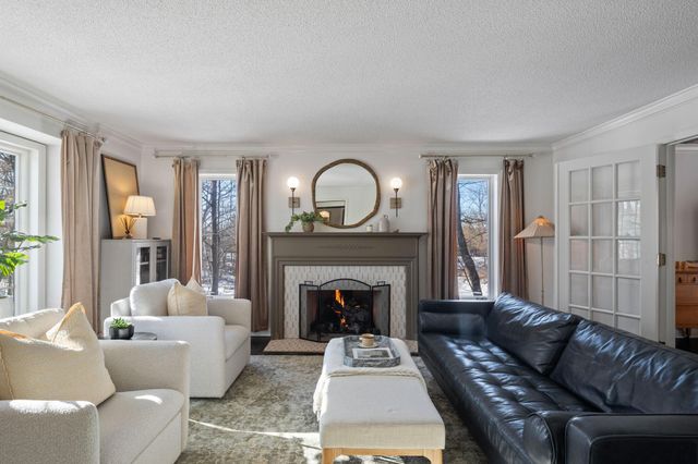 18300 8th Avenue N, Plymouth, MN 55447