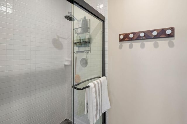 18300 8th Avenue N, Plymouth, MN 55447