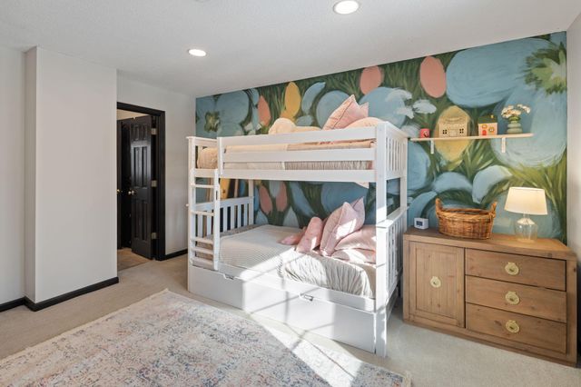 18300 8th Avenue N, Plymouth, MN 55447