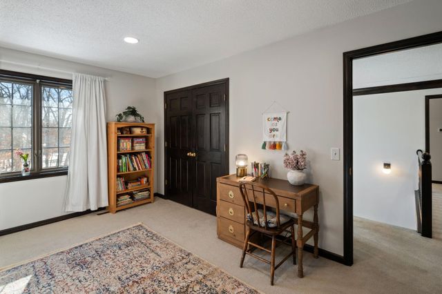 18300 8th Avenue N, Plymouth, MN 55447