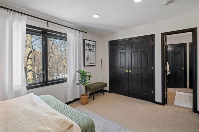 18300 8th Avenue N, Plymouth, MN 55447